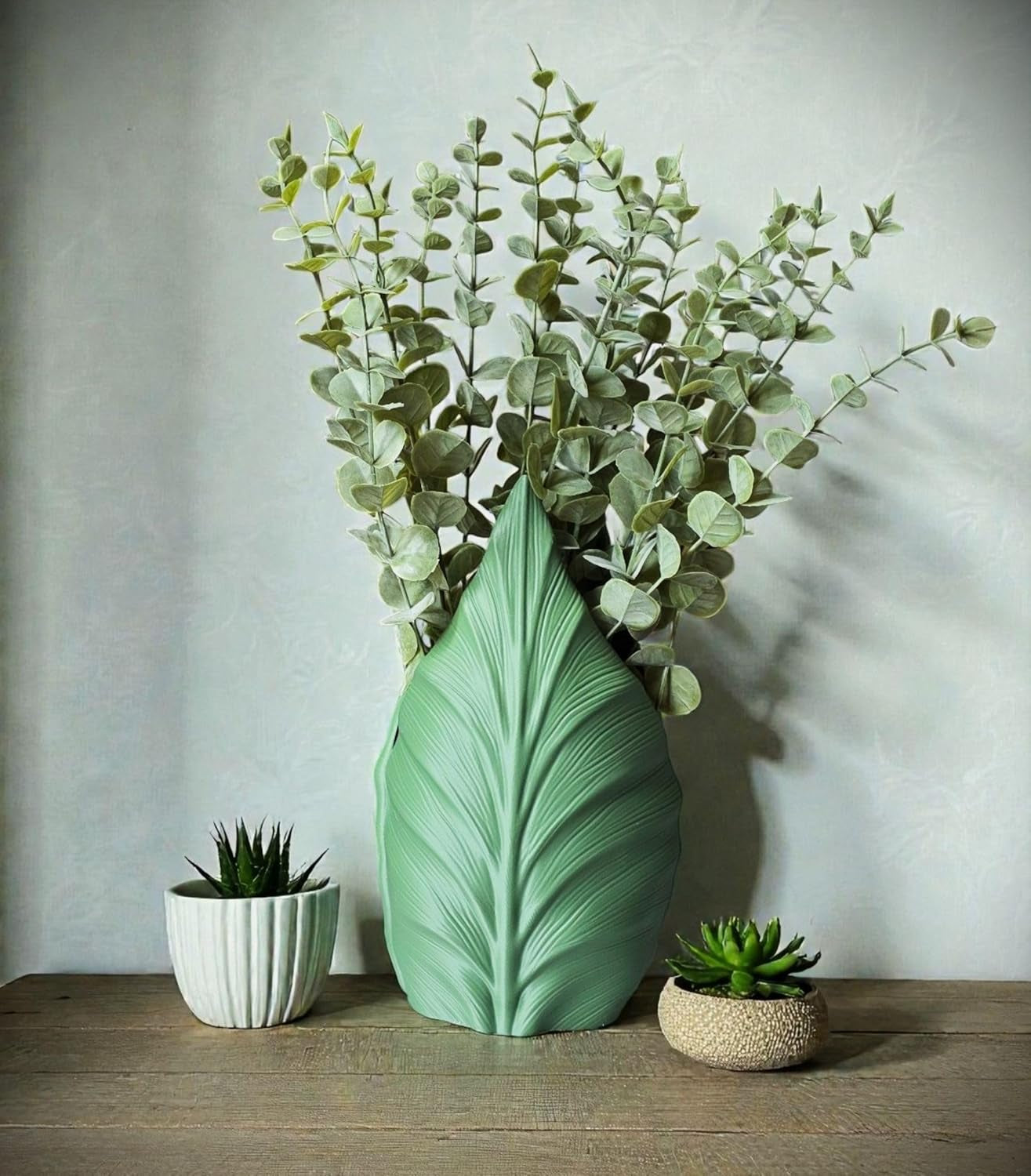 Modern Leaf Decorative Vase – 3D Printed Sculptural Green Vase, Minimalist Home Decor, Unique Aesthetic Statement Piece