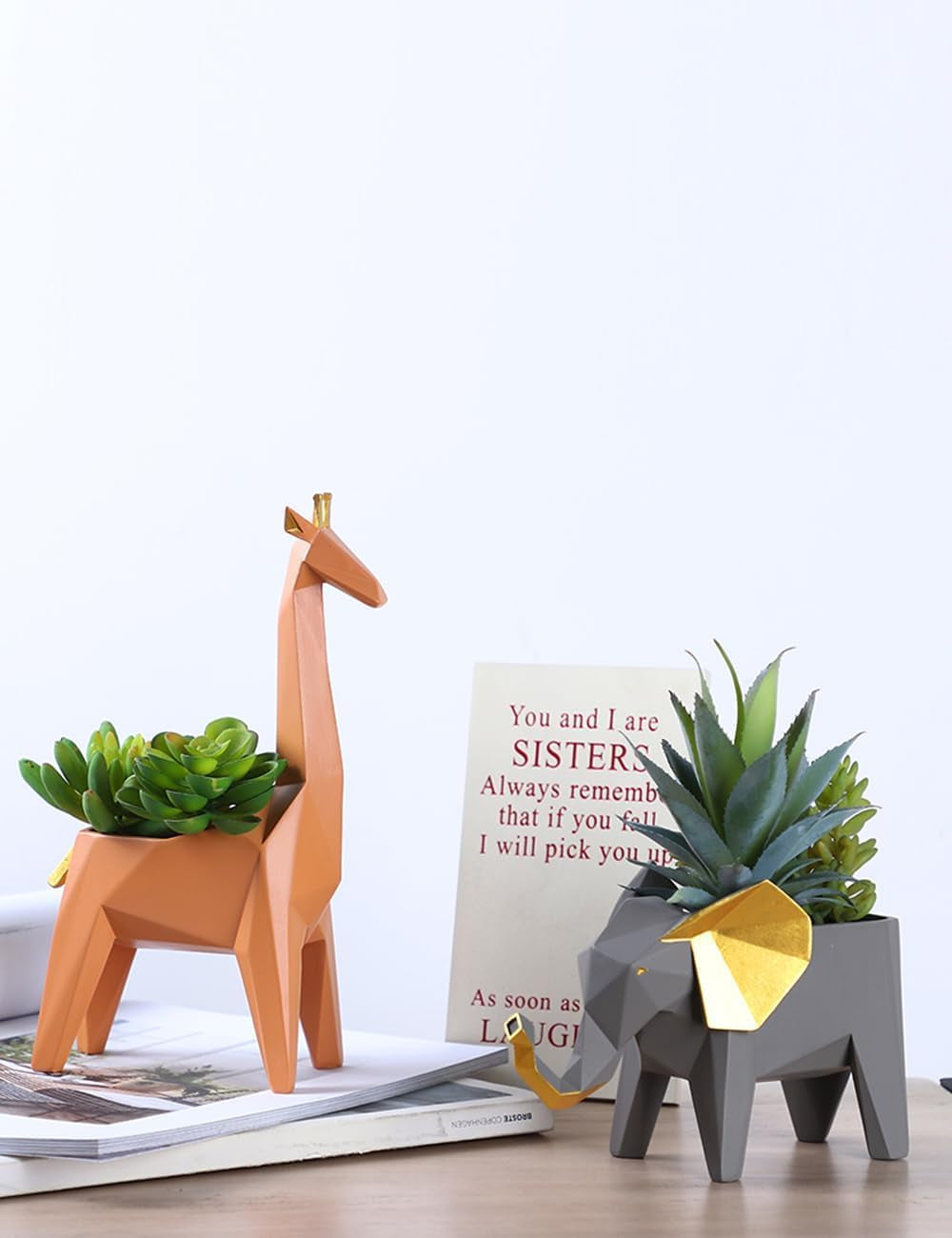 Giraffe Statue Planter Succulent Pot Modern Animal Sculpture Home Decor Gift for Living Room Office 9.3 Inch