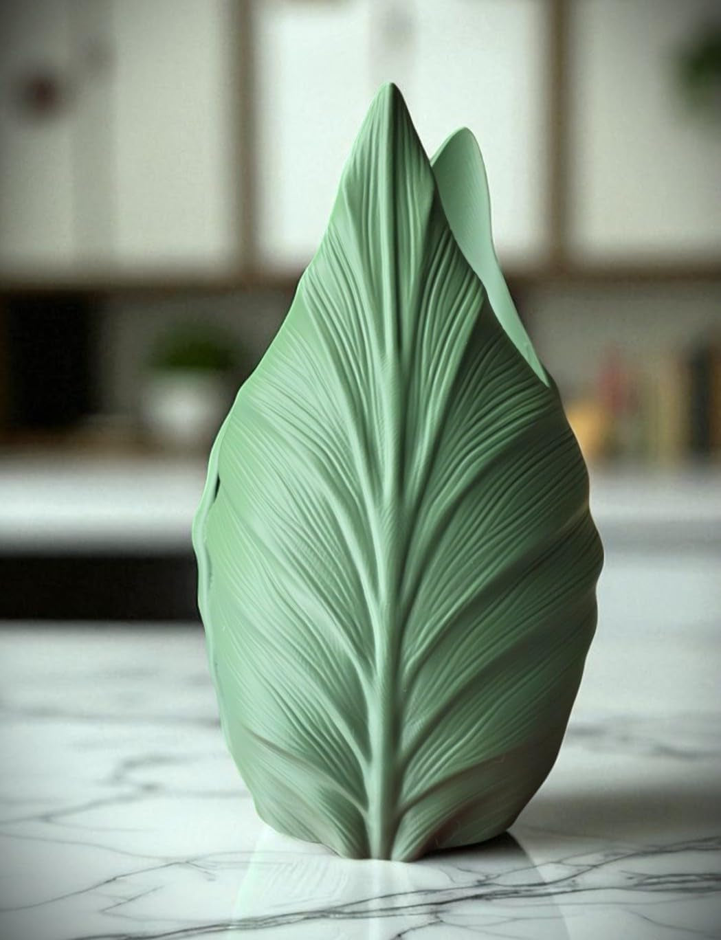 Modern Leaf Decorative Vase – 3D Printed Sculptural Green Vase, Minimalist Home Decor, Unique Aesthetic Statement Piece