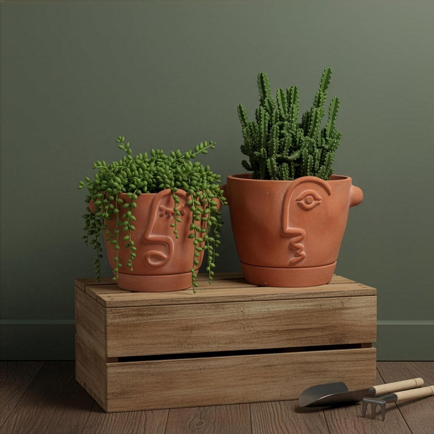 8 Inch Terracotta Abstract Face Planter with Drainage & Saucer – Large Artistic Statement Pot for Indoor & Outdoor Plants, Sculptural Boho Home Decor, Unique Art Gift