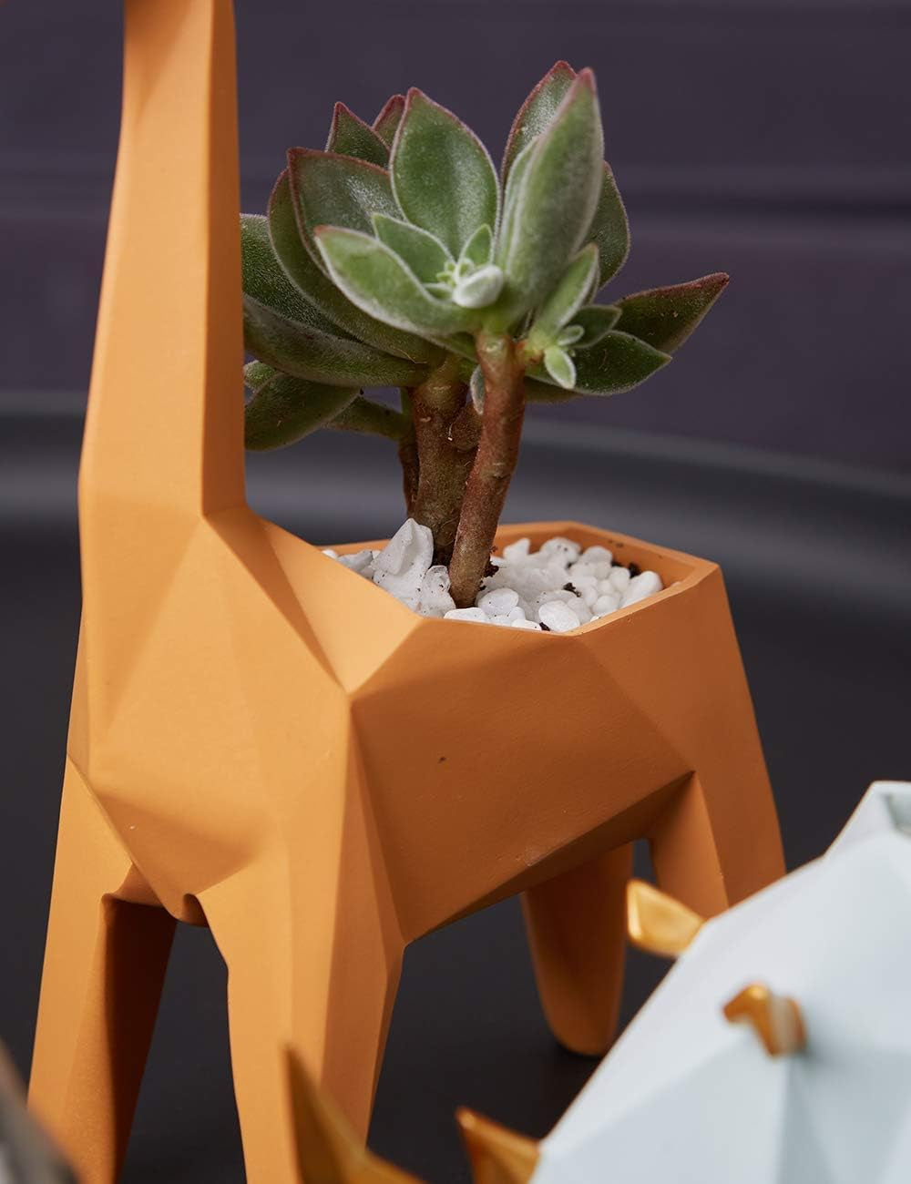 Giraffe Statue Planter Succulent Pot Modern Animal Sculpture Home Decor Gift for Living Room Office 9.3 Inch